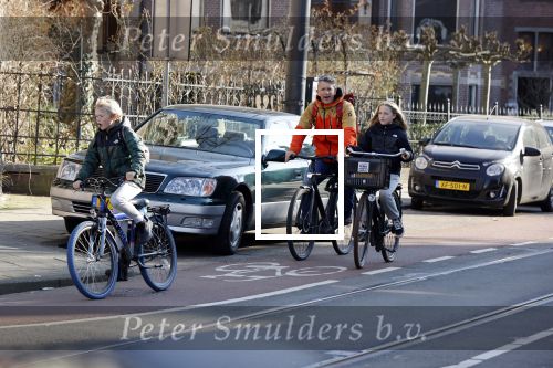 Amsterdam 2 maart 2021
Waldemar Torenstra met zijn dochter en zoon in Amsterdam zuid.