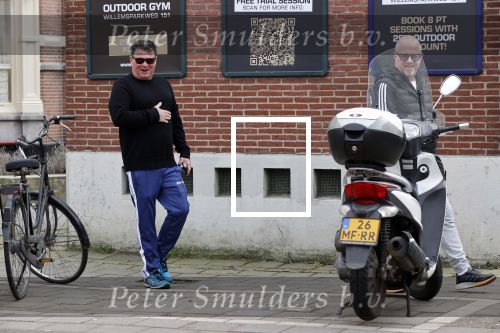 Amsterdam 24 febrruari 2021
Wolter Kroes en kennis Richard hard lopend door het vondelpark