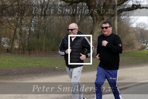 Amsterdam 24 febrruari 2021
Wolter Kroes en kennis Richard hard lopend door het vondelpark