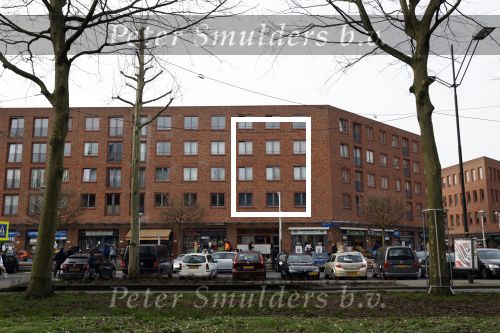Amsterdam 22 februari 2021
In dit complex woont zangeres Anouk Teeuwe in een appartement/ huis