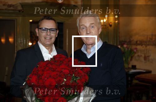 Amsterdam 21 februari 2022
Andre v Duin met zijn nieuwe partner Ferando in zijn eigen bruine cafe thuis.