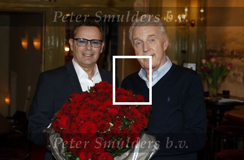 Amsterdam 21 februari 2022
Andre v Duin met zijn nieuwe partner Ferando in zijn eigen bruine cafe thuis.