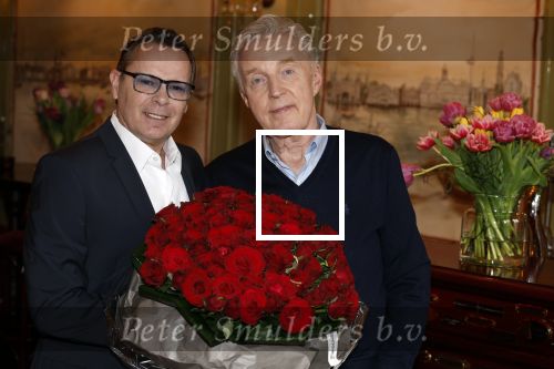 Amsterdam 21 februari 2022
Andre v Duin met zijn nieuwe partner Ferando in zijn eigen bruine cafe thuis.