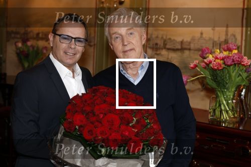 Amsterdam 21 februari 2022
Andre v Duin met zijn nieuwe partner Ferando in zijn eigen bruine cafe thuis.