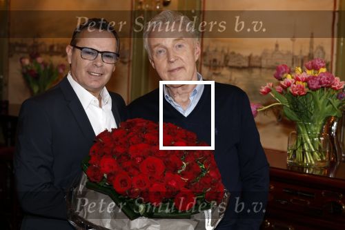 Amsterdam 21 februari 2022
Andre v Duin met zijn nieuwe partner Ferando in zijn eigen bruine cafe thuis.