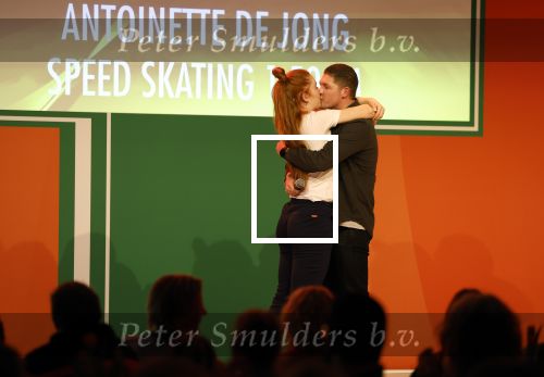 Schiphol 21 februari 2022
De olympische sporters en medaille winnaars komen terug uit Peking en worden gehuldigd in het Hilton Hotel. Antoinette de Jong met verloofde / vriend