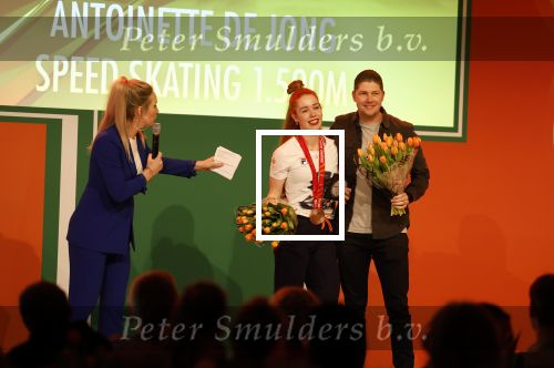 Schiphol 21 februari 2022
De olympische sporters en medaille winnaars komen terug uit Peking en worden gehuldigd in het Hilton Hotel. Antoinette de Jong met verloofde / vriend