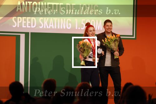 Schiphol 21 februari 2022
De olympische sporters en medaille winnaars komen terug uit Peking en worden gehuldigd in het Hilton Hotel. Antoinette de Jong met verloofde / vriend