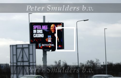 Feb maart 2022
Abri \'s van BetCity met daarop Andy v d Meyde door heel Nederland heen.