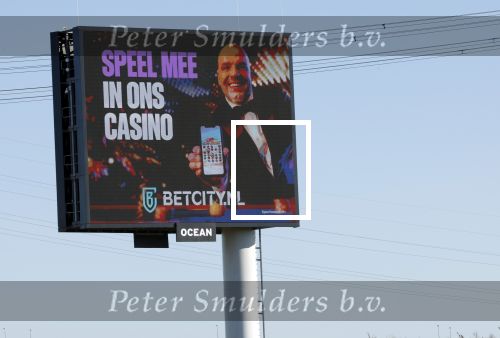 Feb maart 2022
Abri \'s van BetCity met daarop Andy v d Meyde door heel Nederland heen.