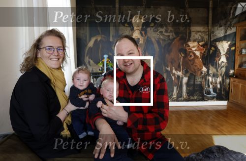 Dieverbrug 26 februari 2022
Boer Remco Aalders met zijn vrouw en hun pasgeboren tweeling