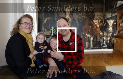 Dieverbrug 26 februari 2022
Boer Remco Aalders met zijn vrouw en hun pasgeboren tweeling