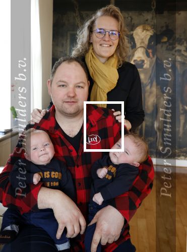 Dieverbrug 26 februari 2022
Boer Remco Aalders met zijn vrouw en hun pasgeboren tweeling