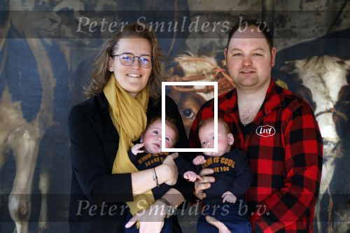 Dieverbrug 26 februari 2022
Boer Remco Aalders met zijn vrouw en hun pasgeboren tweeling