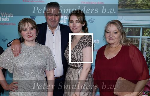 Amsterdam 14 februari 2022
Premiere ik wist het in Tuschinski.
Chantal v gastel met familie