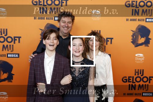 Apeldoorn 27 februari 2022
Premiere Hij gelooft in mij . Diederik Ebbinge met zoon en kennissen