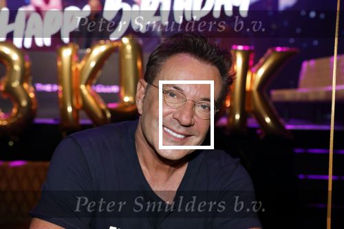 Amsterdam 22 februari 2022
Hans Klok viert zijn 53e verjaardag in the Harbour Club. Later op de avond vraagt hij zijn partner Dann v Ling ten huwelijk. Gerard Joling