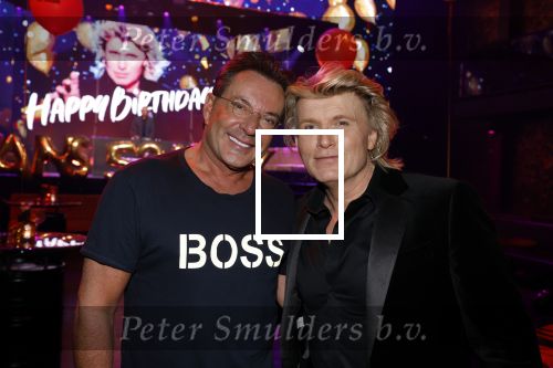 Amsterdam 22 februari 2022
Hans Klok viert zijn 53e verjaardag in the Harbour Club. Later op de avond vraagt hij zijn partner Dann v Ling ten huwelijk. Gerard Joling