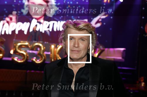 Amsterdam 22 februari 2022
Hans Klok viert zijn 53e verjaardag in the Harbour Club. Later op de avond vraagt hij zijn partner Dann v Ling ten huwelijk.