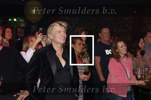 Amsterdam 22 februari 2022
Hans Klok viert zijn 53e verjaardag in the Harbour Club. Later op de avond vraagt hij zijn partner Dann v Ling ten huwelijk.