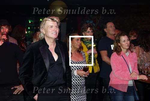 Amsterdam 22 februari 2022
Hans Klok viert zijn 53e verjaardag in the Harbour Club. Later op de avond vraagt hij zijn partner Dann v Ling ten huwelijk.