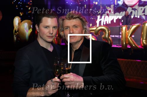 Amsterdam 22 februari 2022
Hans Klok viert zijn 53e verjaardag in the Harbour Club. Later op de avond vraagt hij zijn partner Dann v Ling ten huwelijk.
