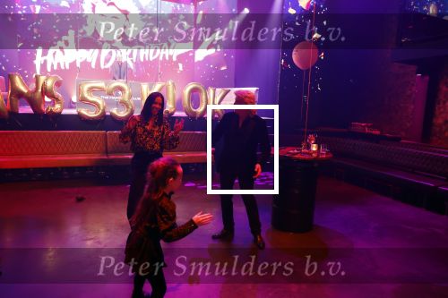 Amsterdam 22 februari 2022
Hans Klok viert zijn 53e verjaardag in the Harbour Club. Later op de avond vraagt hij zijn partner Dann v Ling ten huwelijk. Hans Klok met de dochter van Nathalie de Hoop