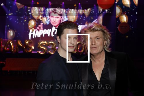 Amsterdam 22 februari 2022
Hans Klok viert zijn 53e verjaardag in the Harbour Club. Later op de avond vraagt hij zijn partner Dann v Ling ten huwelijk.