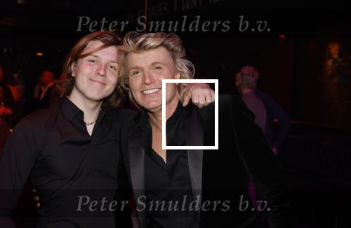 Amsterdam 22 februari 2022
Hans Klok viert zijn 53e verjaardag in the Harbour Club. Later op de avond vraagt hij zijn partner Dann v Ling ten huwelijk. Hans met neef