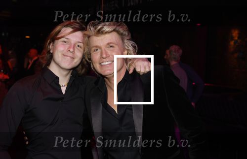 Amsterdam 22 februari 2022
Hans Klok viert zijn 53e verjaardag in the Harbour Club. Later op de avond vraagt hij zijn partner Dann v Ling ten huwelijk. Hans met neef