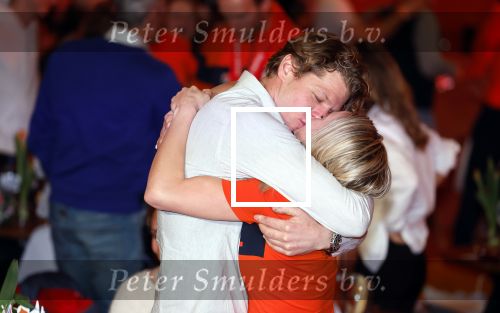 Schiphol 21 februari 2022
De olympische sporters en medaille winnaars komen terug uit Peking en worden gehuldigd in het Hilton Hotel. Irene Schouten met partner vriend Verloofde Dirkjan Mak