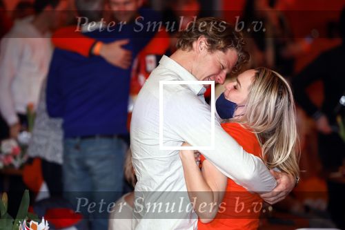 Schiphol 21 februari 2022
De olympische sporters en medaille winnaars komen terug uit Peking en worden gehuldigd in het Hilton Hotel. Irene Schouten met partner vriend Verloofde Dirkjan Mak