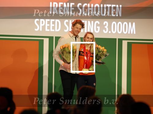 Schiphol 21 februari 2022
De olympische sporters en medaille winnaars komen terug uit Peking en worden gehuldigd in het Hilton Hotel. Irene Schouten met partner vriend Verloofde Dirkjan Mak