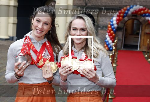 Den Haag 22 februari 2022
De nederlandse medaille winnaars zijn te gast van Premier Mark Rutte voor een lunch in de ridderzaal.
Aanwezig oa Irene Schouten Suzanne Schulting Ireen Wust Thomas Krol Antoinette de Jong Marijke Groenewoud Selma Poutsma Yara v kerkhof Xandra Velzeboer Kimberley Bos Patrick Roest en Kjeld Nuis
