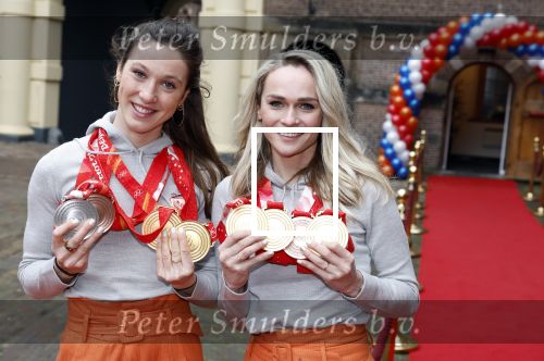 Den Haag 22 februari 2022
De nederlandse medaille winnaars zijn te gast van Premier Mark Rutte voor een lunch in de ridderzaal.
Aanwezig oa Irene Schouten Suzanne Schulting Ireen Wust Thomas Krol Antoinette de Jong Marijke Groenewoud Selma Poutsma Yara v kerkhof Xandra Velzeboer Kimberley Bos Patrick Roest en Kjeld Nuis