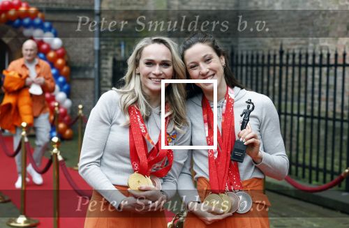 Den Haag 22 februari 2022
De nederlandse medaille winnaars zijn te gast van Premier Mark Rutte voor een lunch in de ridderzaal.
Aanwezig oa Irene Schouten Suzanne Schulting Ireen Wust Thomas Krol Antoinette de Jong Marijke Groenewoud Selma Poutsma Yara v kerkhof Xandra Velzeboer Kimberley Bos Patrick Roest en Kjeld Nuis