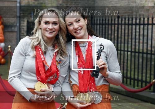 Den Haag 22 februari 2022
De nederlandse medaille winnaars zijn te gast van Premier Mark Rutte voor een lunch in de ridderzaal.
Aanwezig oa Irene Schouten Suzanne Schulting Ireen Wust Thomas Krol Antoinette de Jong Marijke Groenewoud Selma Poutsma Yara v kerkhof Xandra Velzeboer Kimberley Bos Patrick Roest en Kjeld Nuis