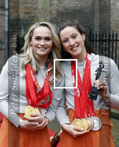 Den Haag 22 februari 2022
De nederlandse medaille winnaars zijn te gast van Premier Mark Rutte voor een lunch in de ridderzaal.
Aanwezig oa Irene Schouten Suzanne Schulting Ireen Wust Thomas Krol Antoinette de Jong Marijke Groenewoud Selma Poutsma Yara v kerkhof Xandra Velzeboer Kimberley Bos Patrick Roest en Kjeld Nuis