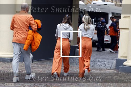 Den Haag 22 februari 2022
De nederlandse medaille winnaars zijn te gast van Premier Mark Rutte voor een lunch in de ridderzaal.
Aanwezig oa Irene Schouten Suzanne Schulting Ireen Wust Thomas Krol Antoinette de Jong Marijke Groenewoud Selma Poutsma Yara v kerkhof Xandra Velzeboer Kimberley Bos Patrick Roest en Kjeld Nuis