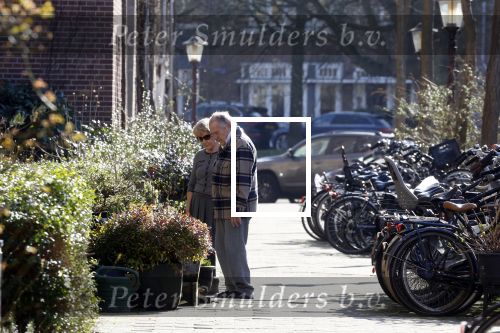 Amsterdam 1 maart 2022
Jules en Puck Croiset voor hun huis in Amsterdam zuid.