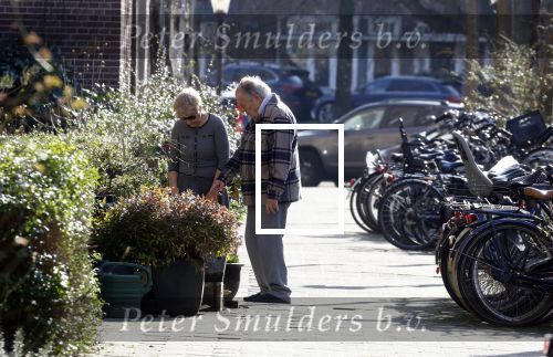 Amsterdam 1 maart 2022
Jules en Puck Croiset voor hun huis in Amsterdam zuid.