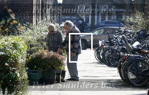 Amsterdam 1 maart 2022
Jules en Puck Croiset voor hun huis in Amsterdam zuid.