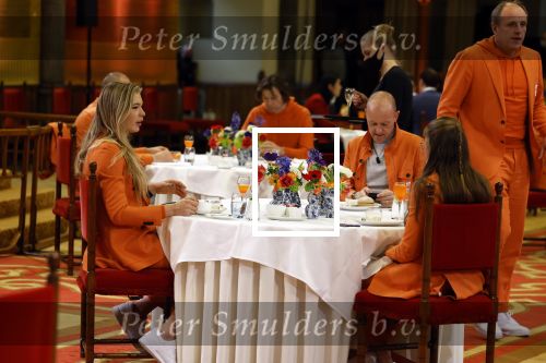 Den Haag 22 februari 2022
De nederlandse medaille winnaars zijn te gast van Premier Mark Rutte voor een lunch in de ridderzaal.
Aanwezig oa Irene Schouten Suzanne Schulting Ireen Wust Thomas Krol Antoinette de Jong Marijke Groenewoud Selma Poutsma Yara v kerkhof Xandra Velzeboer Kimberley Bos Patrick Roest en Kjeld Nuis