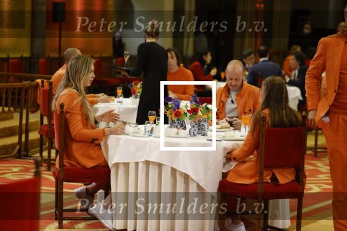 Den Haag 22 februari 2022
De nederlandse medaille winnaars zijn te gast van Premier Mark Rutte voor een lunch in de ridderzaal.
Aanwezig oa Irene Schouten Suzanne Schulting Ireen Wust Thomas Krol Antoinette de Jong Marijke Groenewoud Selma Poutsma Yara v kerkhof Xandra Velzeboer Kimberley Bos Patrick Roest en Kjeld Nuis