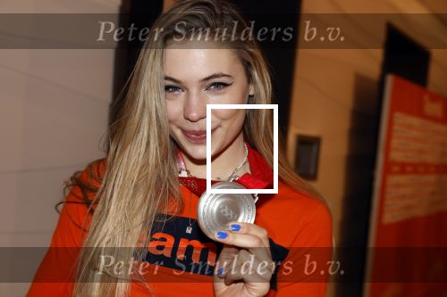 Schiphol 21 februari 2022
De olympische sporters en medaille winnaars komen terug uit Peking en worden gehuldigd in het Hilton Hotel. Jutta v Leerdam en vriendinnen