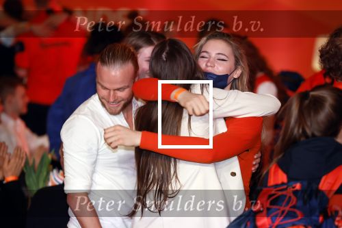 Schiphol 21 februari 2022
De olympische sporters en medaille winnaars komen terug uit Peking en worden gehuldigd in het Hilton Hotel. Jutta v Leerdam en vriendinnen