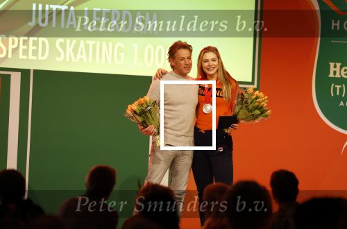 Schiphol 21 februari 2022
De olympische sporters en medaille winnaars komen terug uit Peking en worden gehuldigd in het Hilton Hotel. Jutta v leerdam met vader