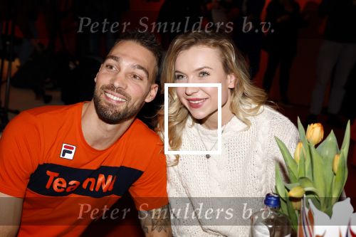 Schiphol 21 februari 2022
De olympische sporters en medaille winnaars komen terug uit Peking en worden gehuldigd in het Hilton Hotel. Kjeld Nuis met zijn vriendin Joy Beune