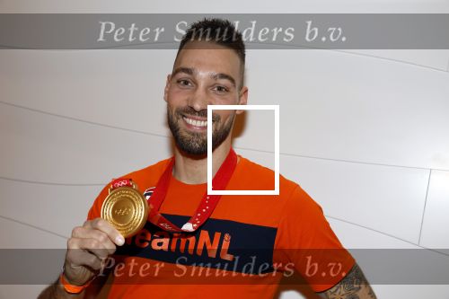 Schiphol 21 februari 2022
De olympische sporters en medaille winnaars komen terug uit Peking en worden gehuldigd in het Hilton Hotel. Kjeld Nuis