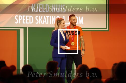 Schiphol 21 februari 2022
De olympische sporters en medaille winnaars komen terug uit Peking en worden gehuldigd in het Hilton Hotel. Kjeld Nuis